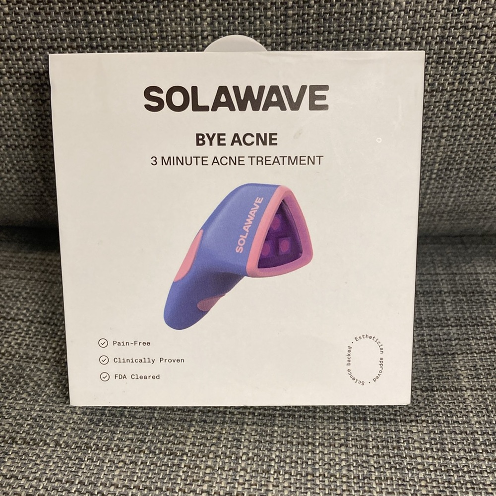 Solawave Bye Acne 3 minute acne treatment - open box